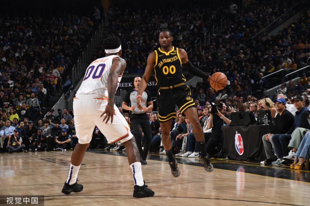 它还肩负着 它还肩负着